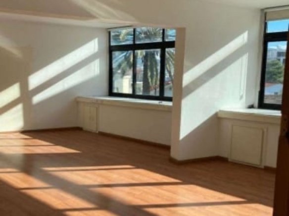 Biurowiec na sprzedaz